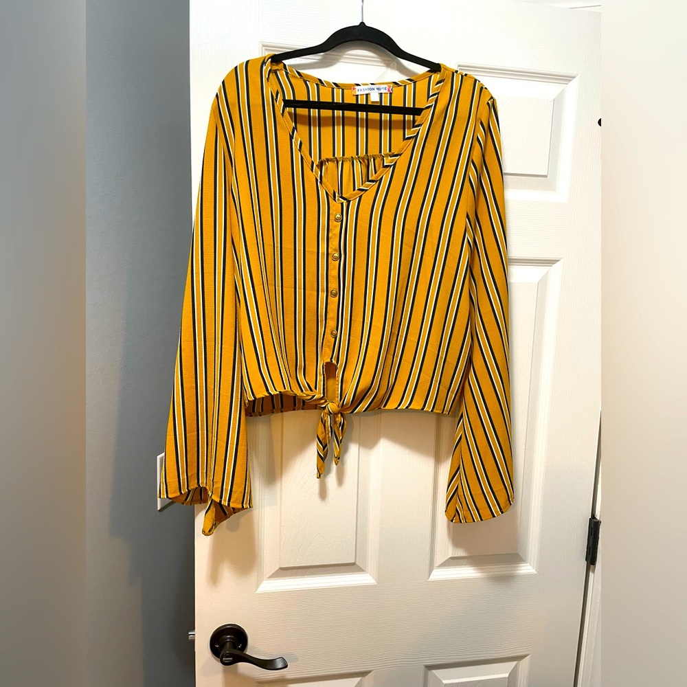 Three vertically striped colors (Cumin+Dark blue+white)